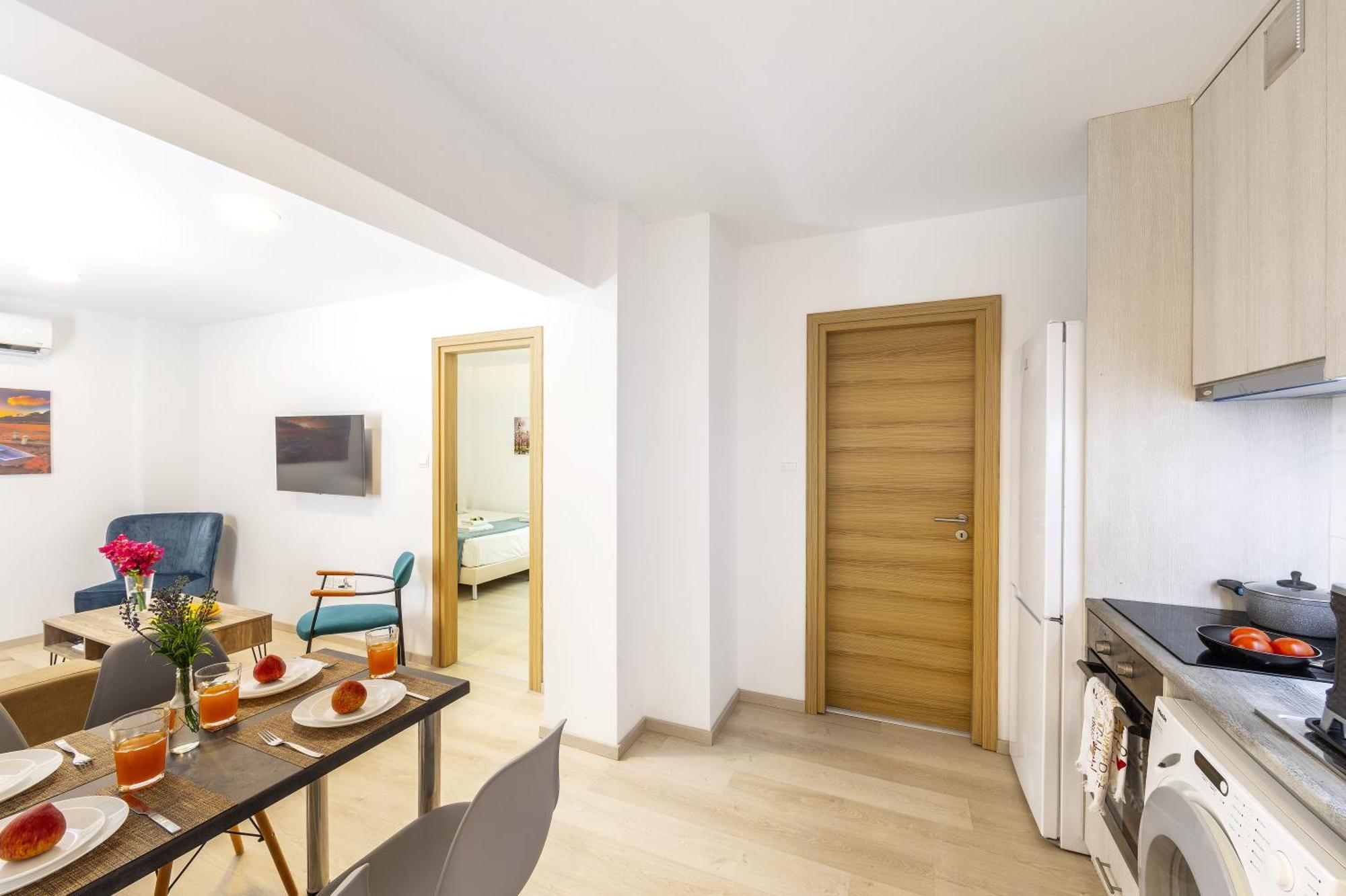 C-Premium Apts 100M From Beach And City Centre Larnaca Eksteriør billede