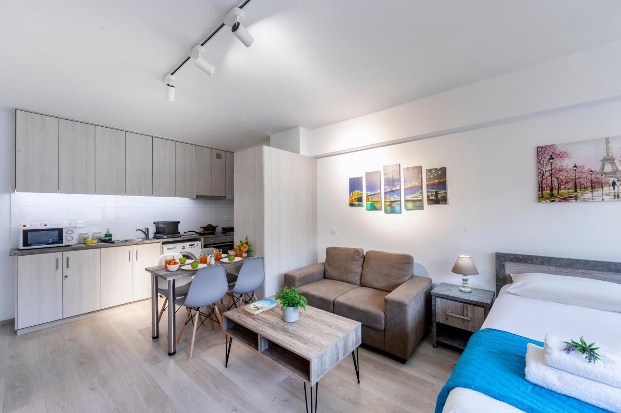 C-Premium Apts 100M From Beach And City Centre Larnaca Eksteriør billede