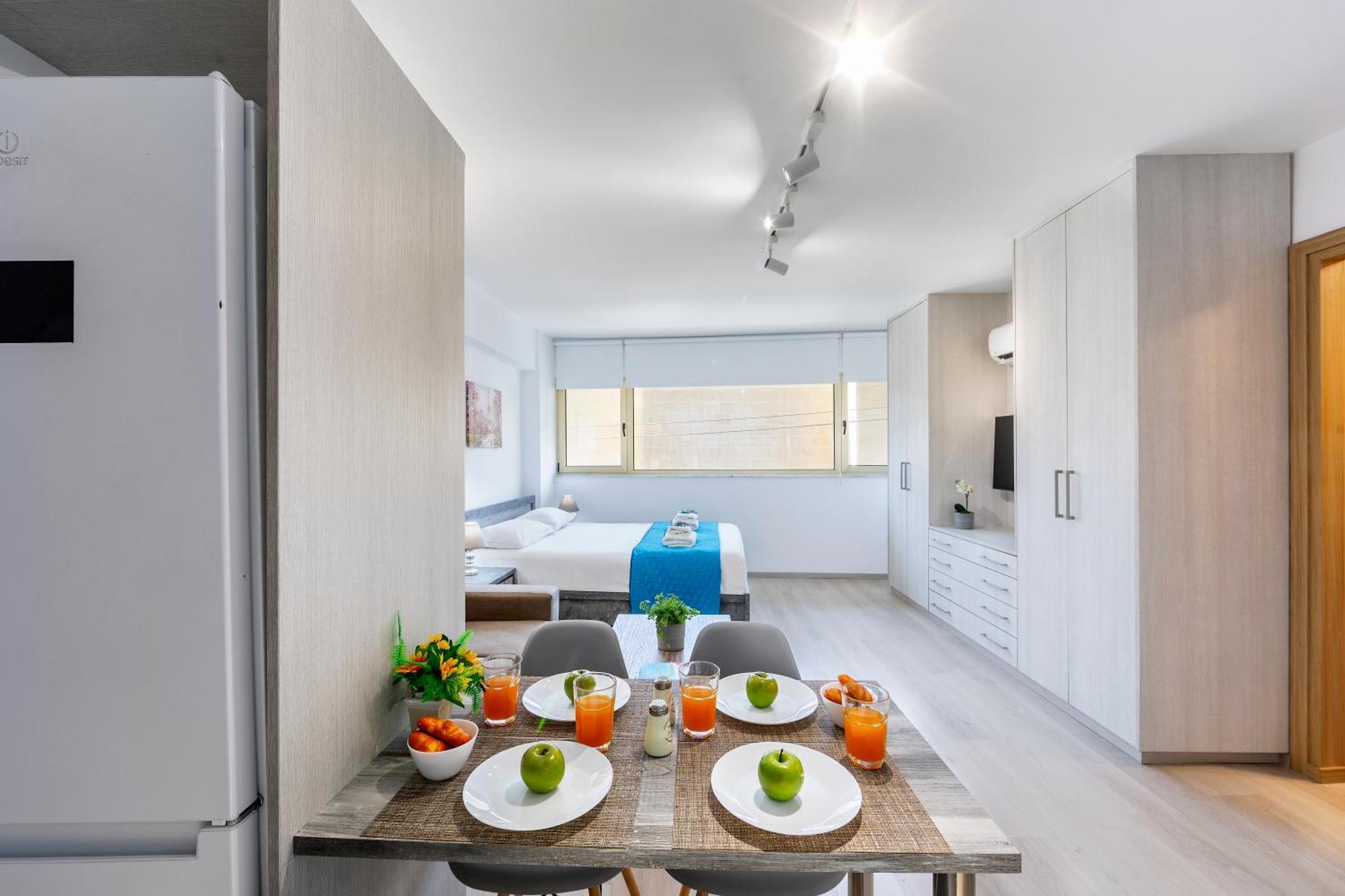 C-Premium Apts 100M From Beach And City Centre Larnaca Eksteriør billede