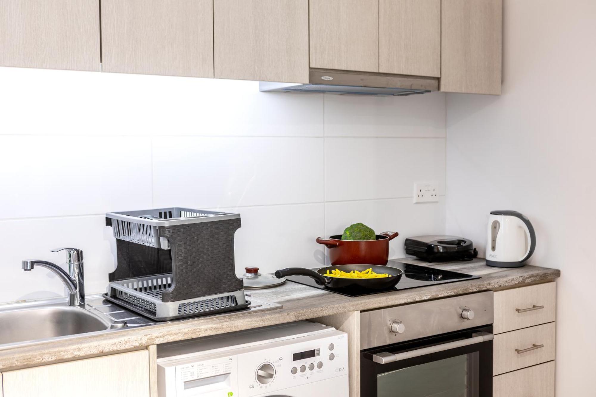 C-Premium Apts 100M From Beach And City Centre Larnaca Eksteriør billede