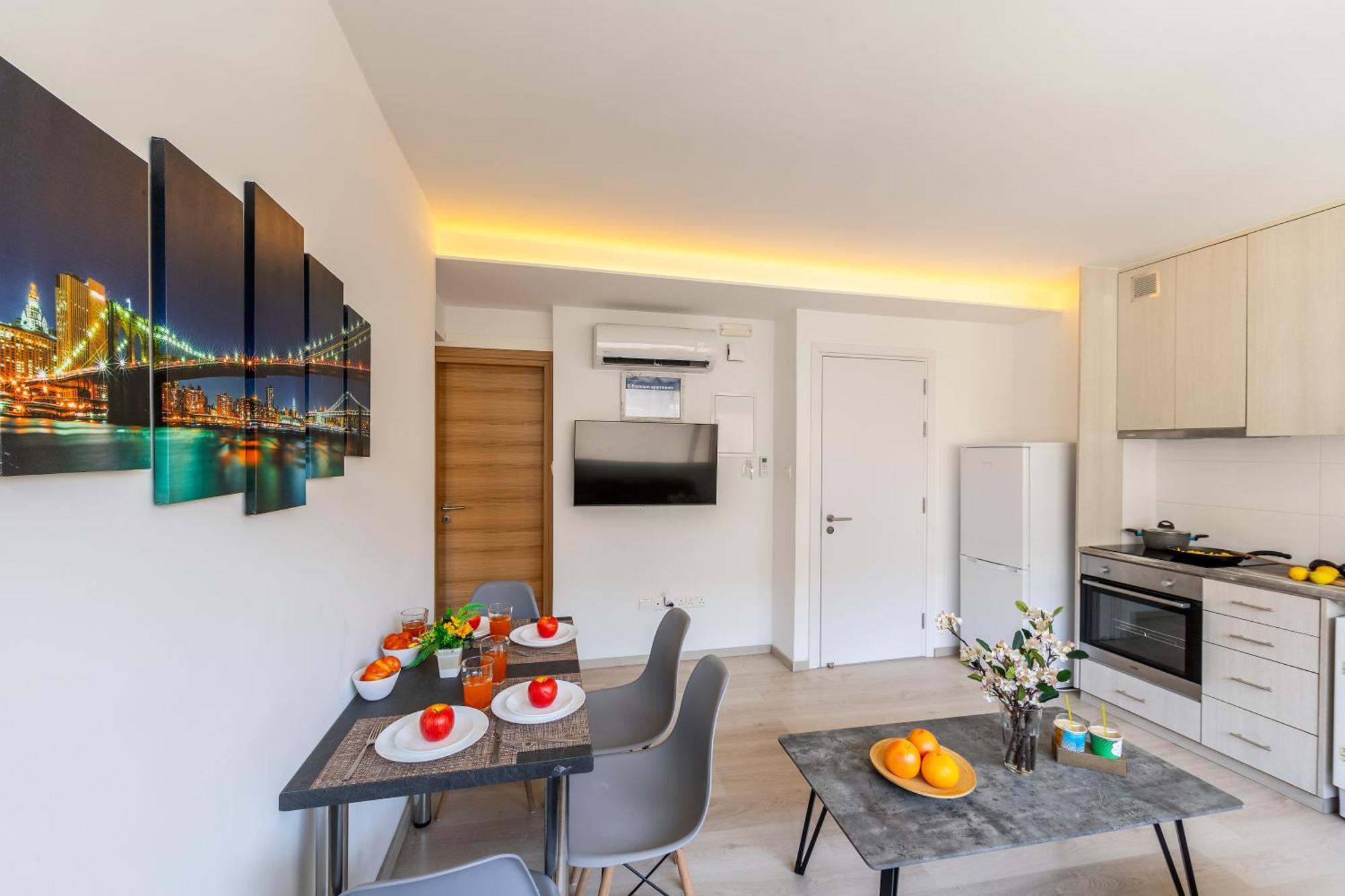 C-Premium Apts 100M From Beach And City Centre Larnaca Eksteriør billede