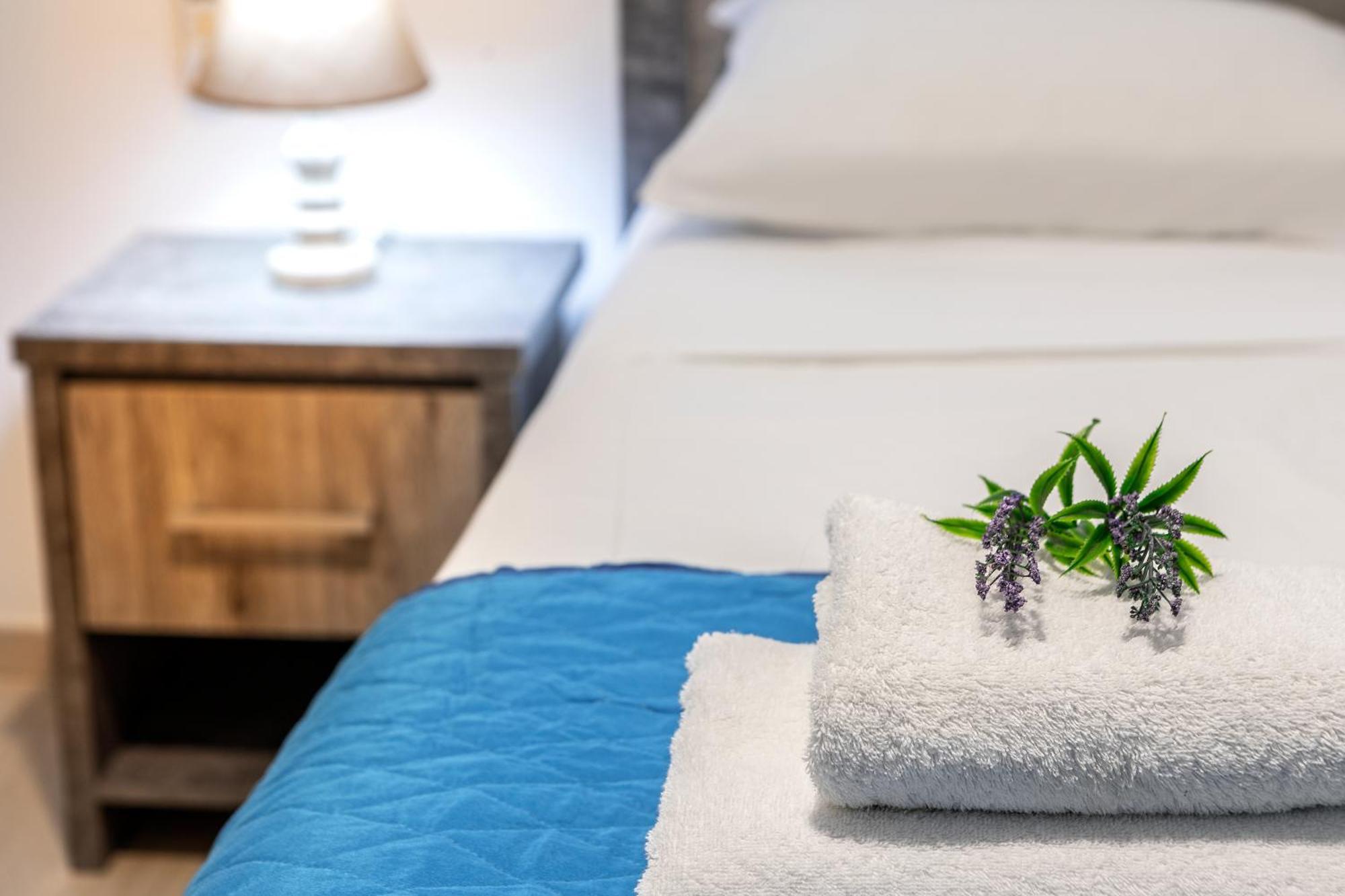 C-Premium Apts 100M From Beach And City Centre Larnaca Eksteriør billede