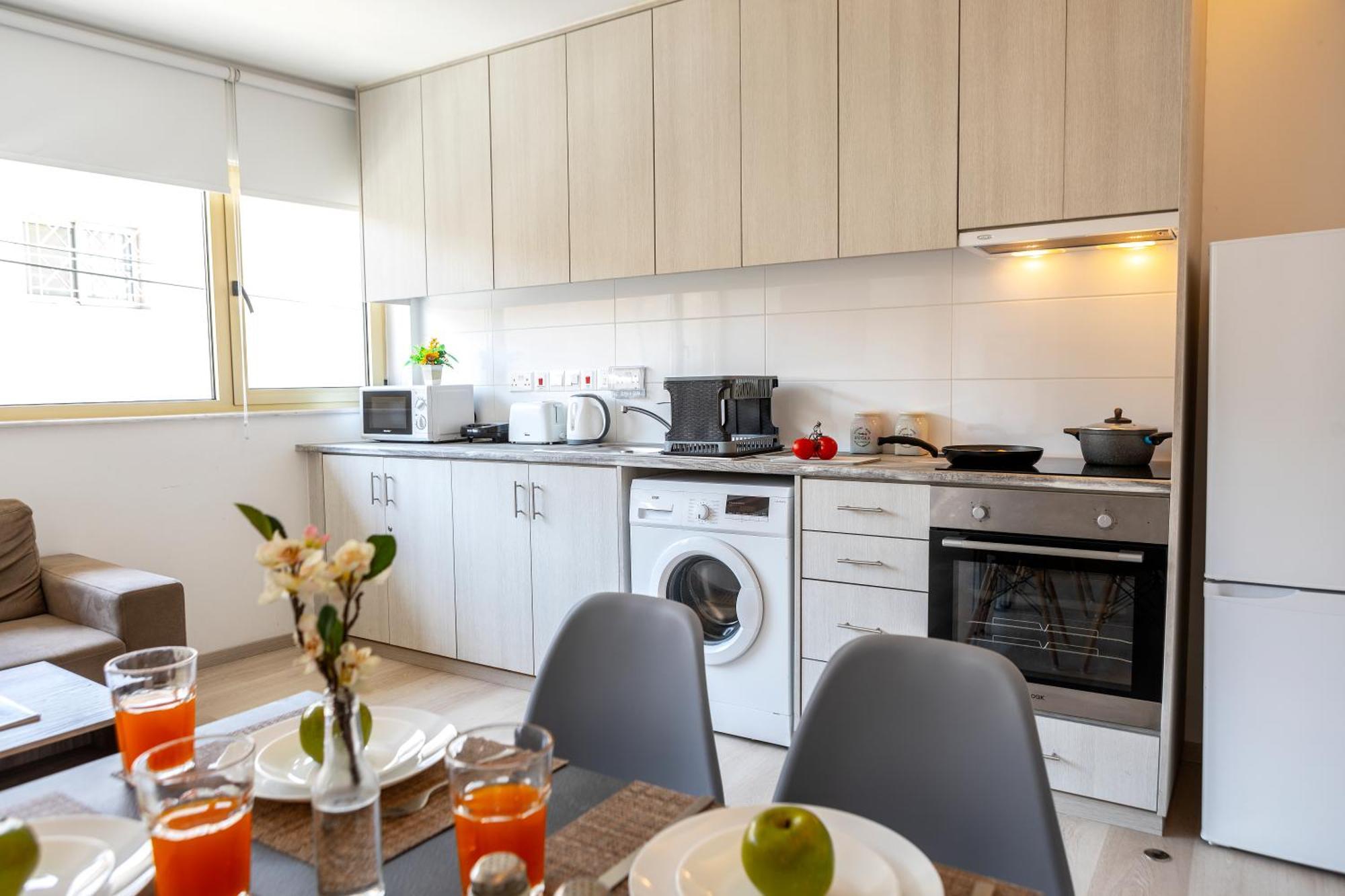 C-Premium Apts 100M From Beach And City Centre Larnaca Eksteriør billede