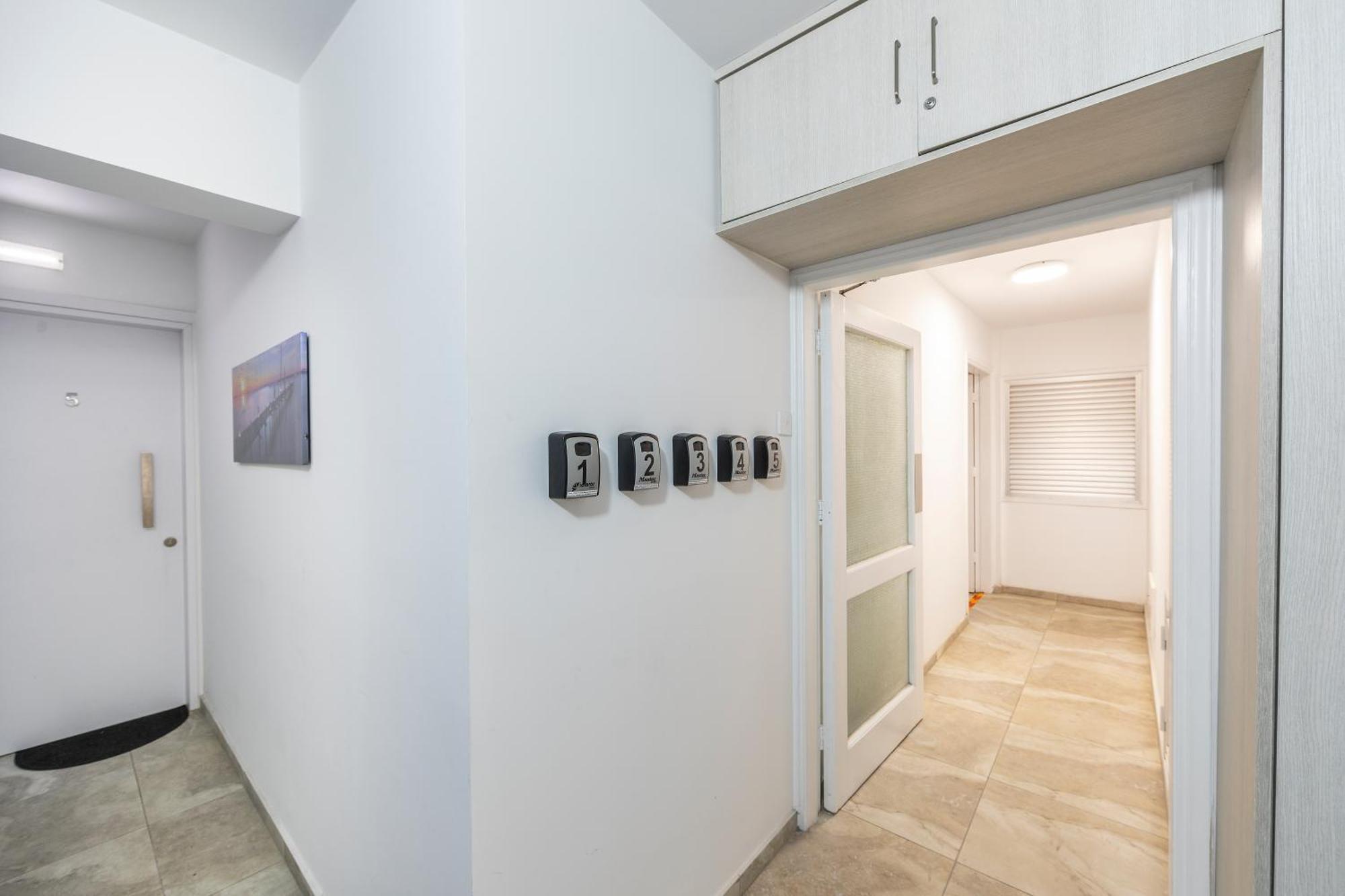 C-Premium Apts 100M From Beach And City Centre Larnaca Eksteriør billede