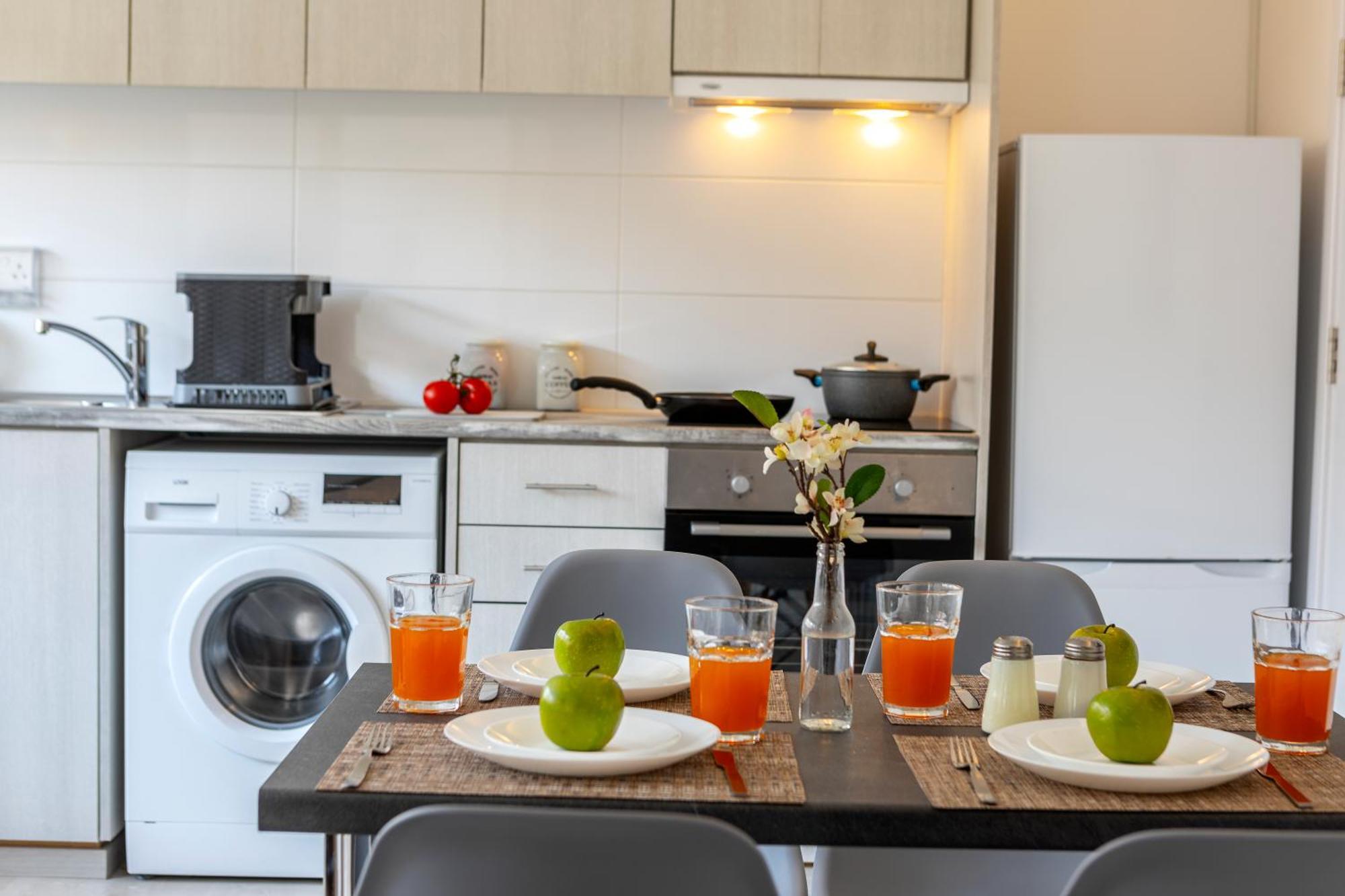 C-Premium Apts 100M From Beach And City Centre Larnaca Eksteriør billede