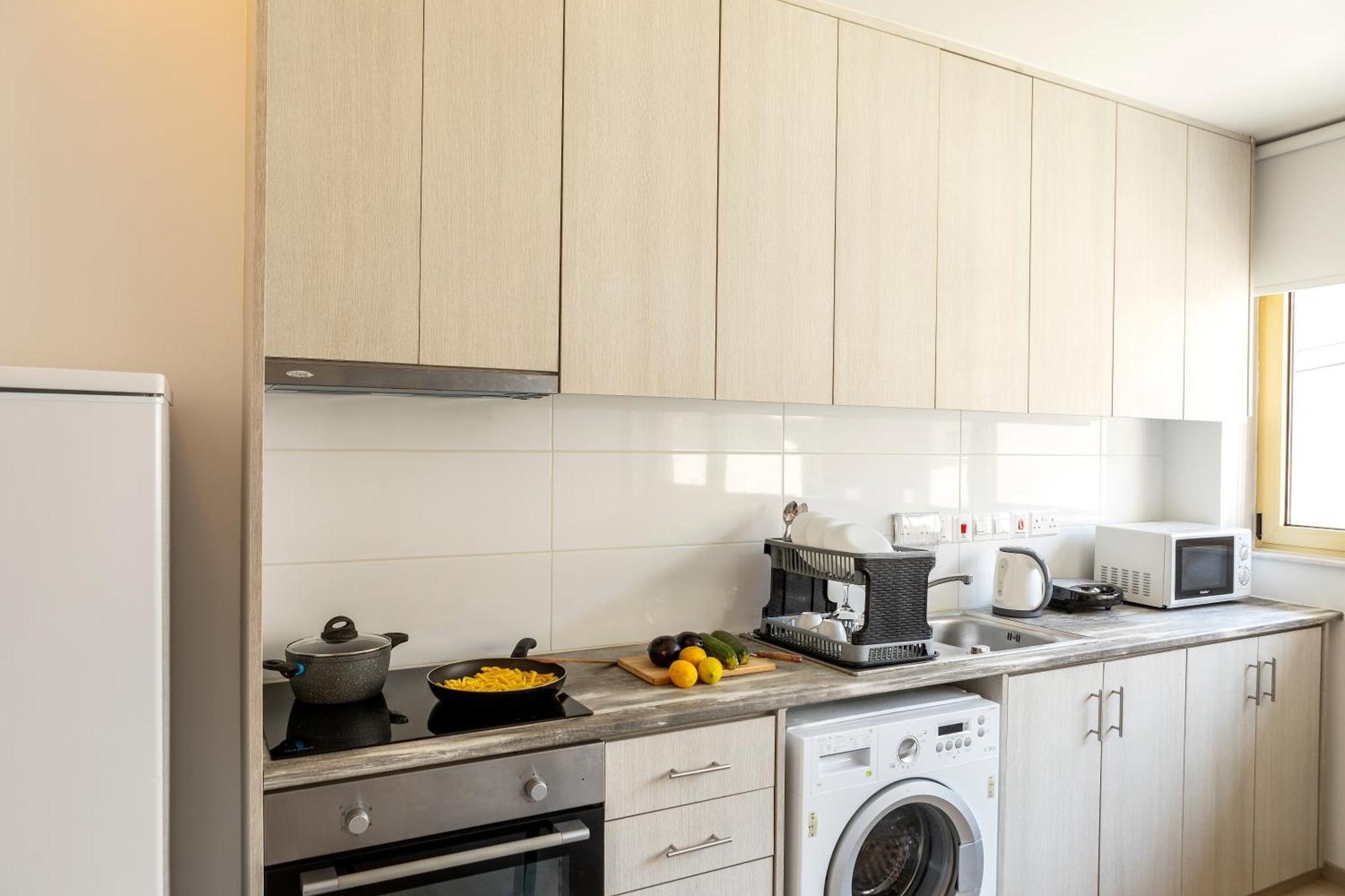 C-Premium Apts 100M From Beach And City Centre Larnaca Eksteriør billede