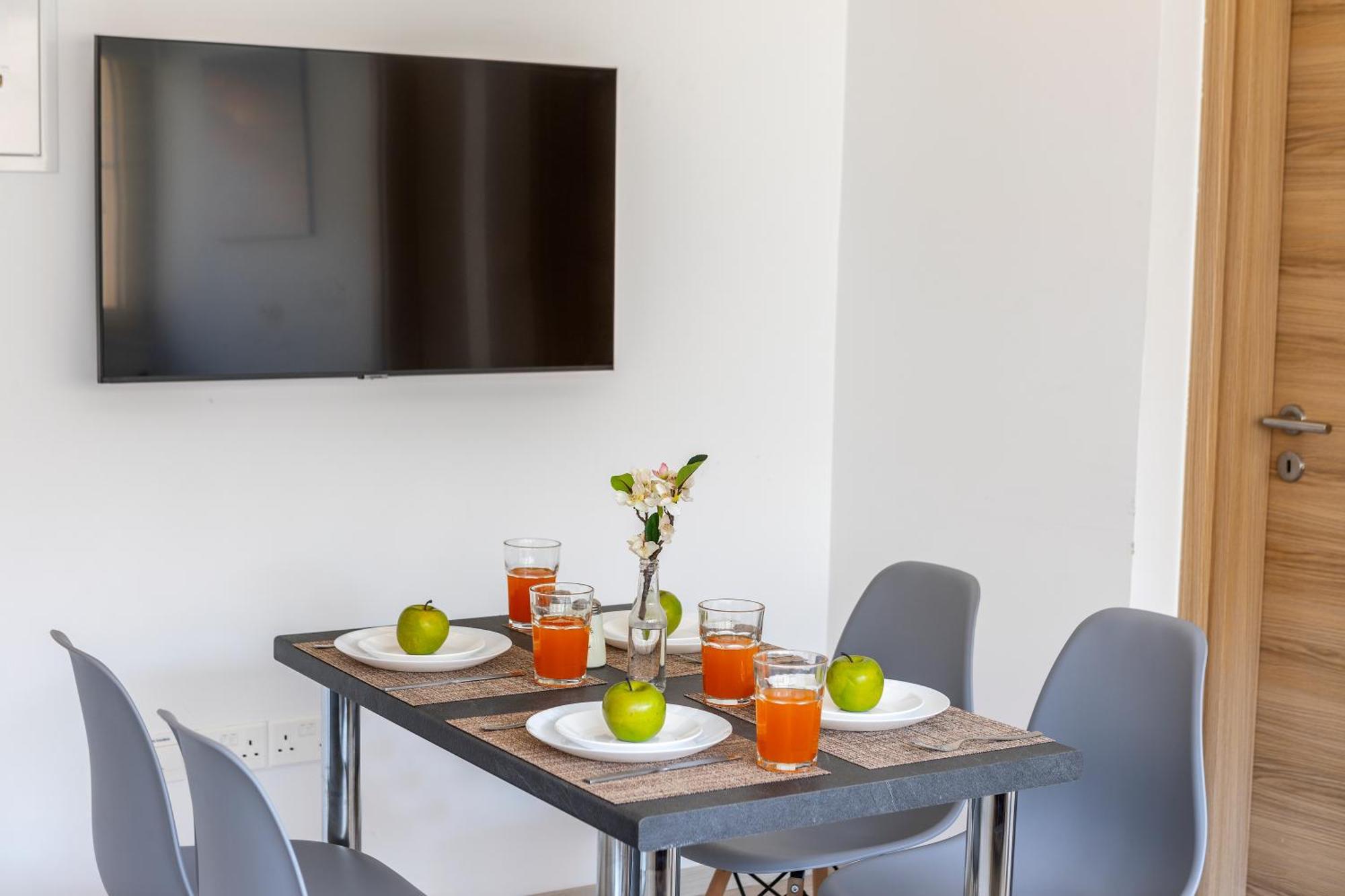 C-Premium Apts 100M From Beach And City Centre Larnaca Eksteriør billede