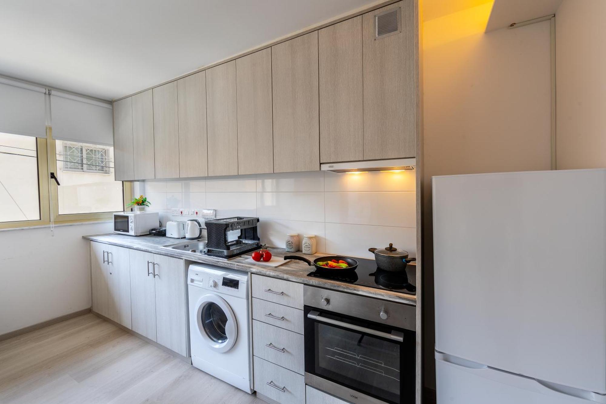 C-Premium Apts 100M From Beach And City Centre Larnaca Eksteriør billede