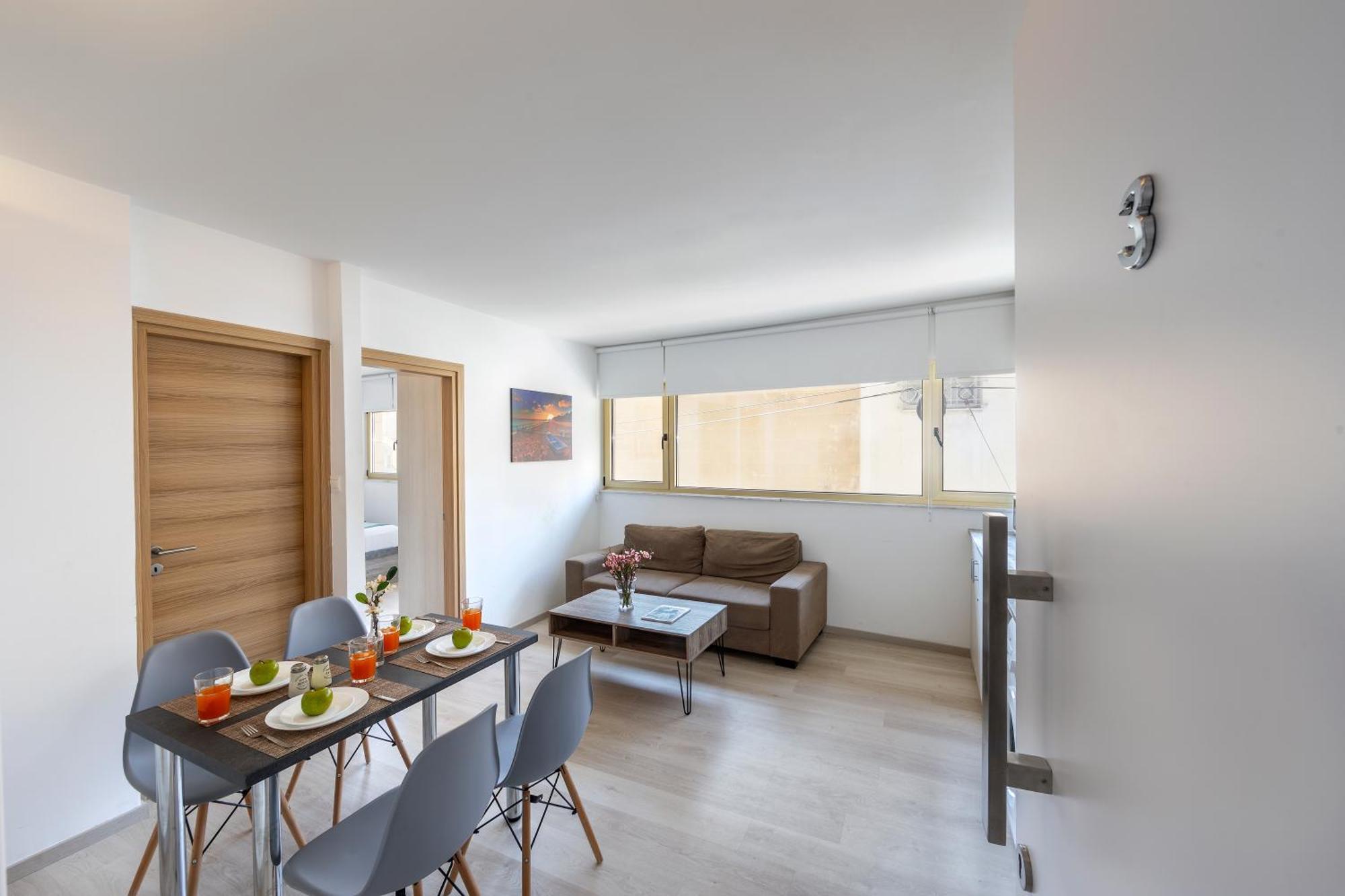 C-Premium Apts 100M From Beach And City Centre Larnaca Eksteriør billede